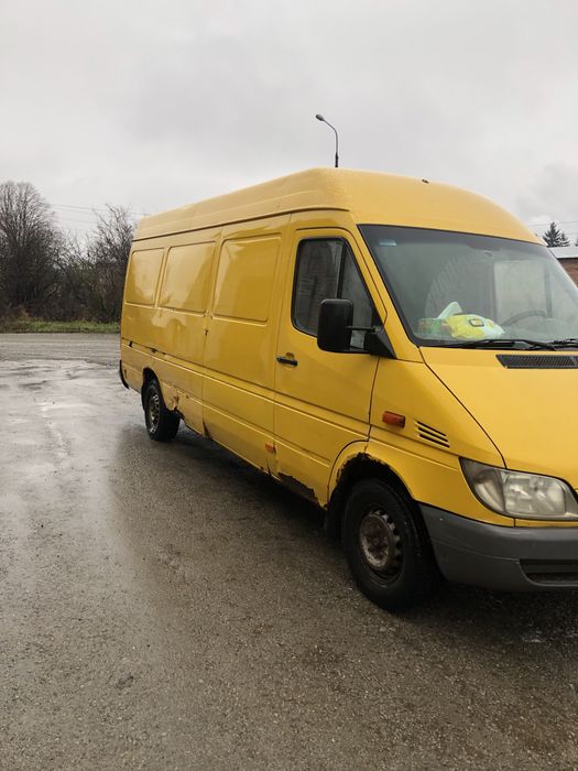 Автомобіль Mercedes-Benz Sprinter