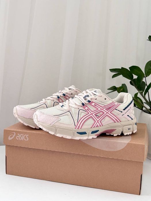 Asics Gel-Kahana 8 Beige/Pink стильні жіночі кросівки асікс гел кахана