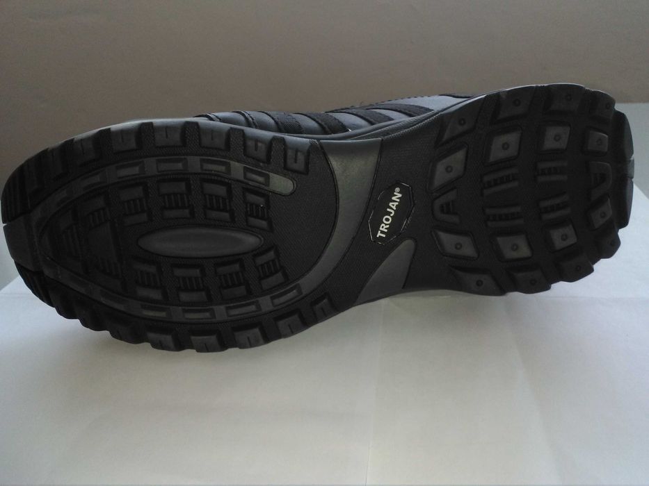 Продам робоче взуття