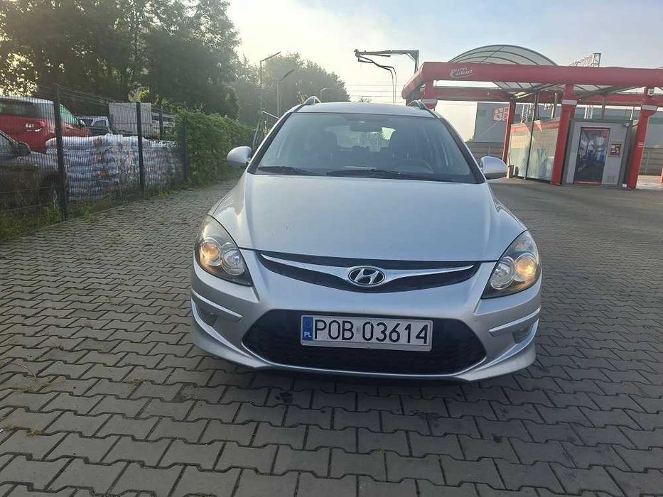 Hyundai i30CW 1.6 crdi, bardzo oszczędny i niezawodny kupiony w Polskim salonie.