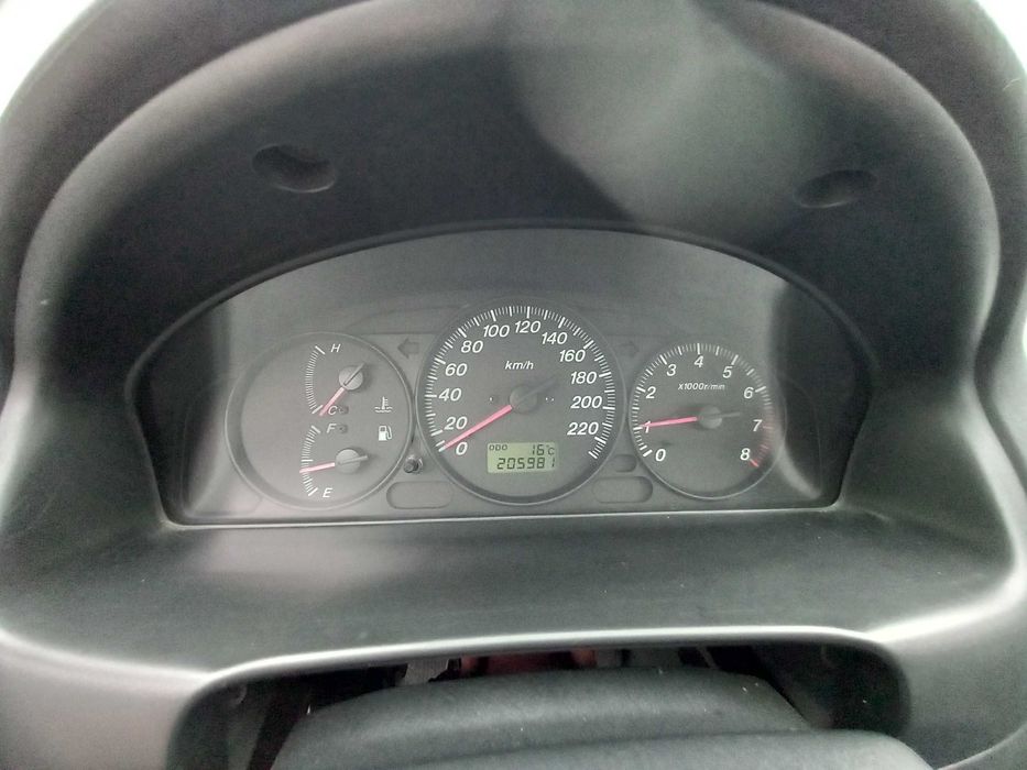 mazda 323 f bom e barato