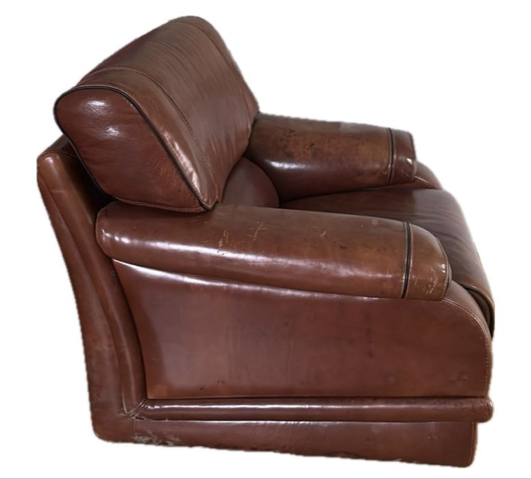 Sofa de pele de buffalo de dois lugares e uma poltrona