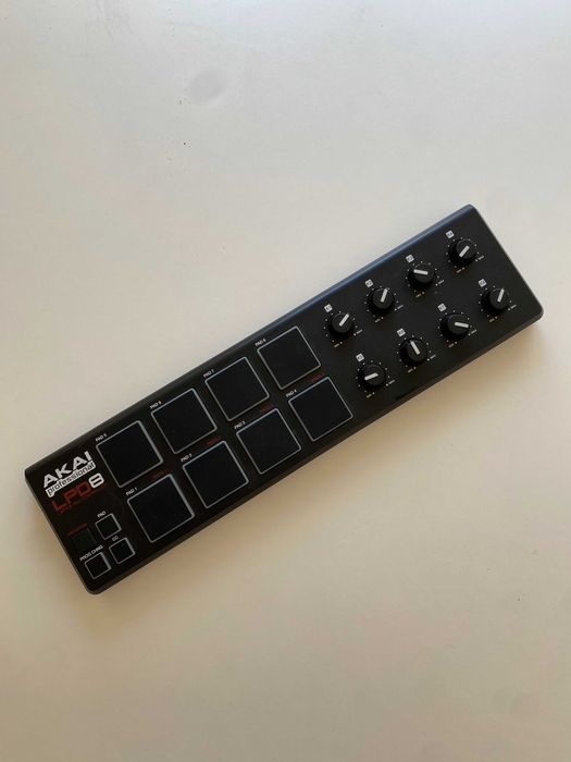 Controlador MIDI Akai LPD8