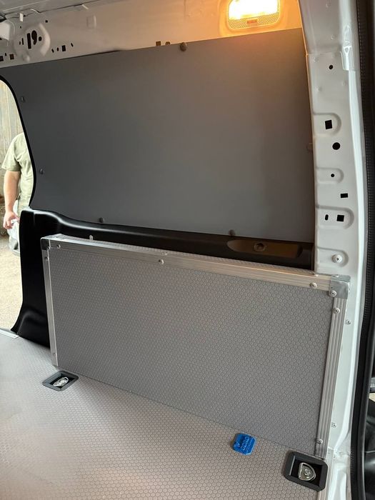 Комплект обшивки для вантажного відсікі автомобіля Citroen, Fiat, Opel