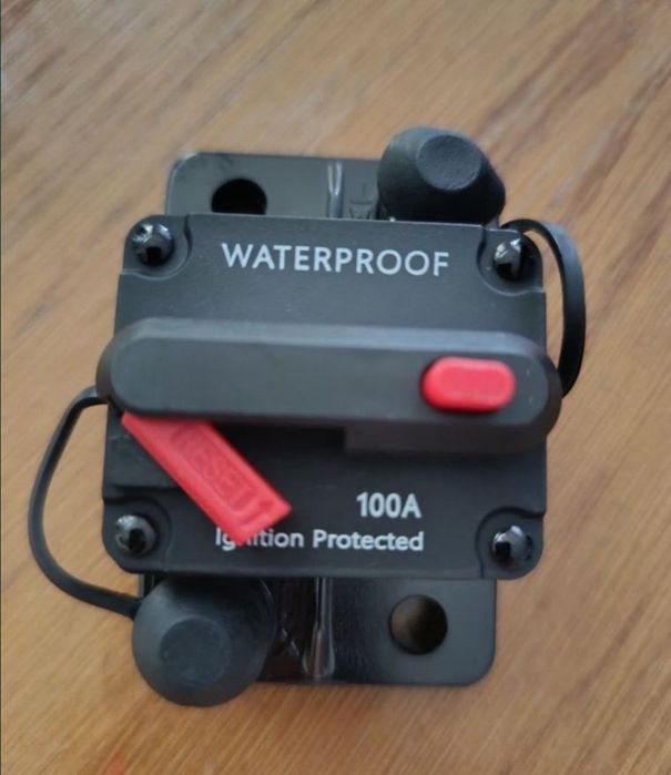 Предохранитель автомат 100А