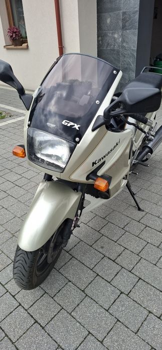 Kawasaki GPX 750R