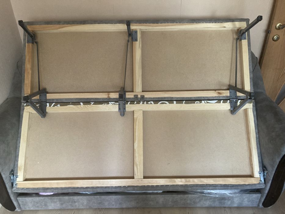 Продам диван.