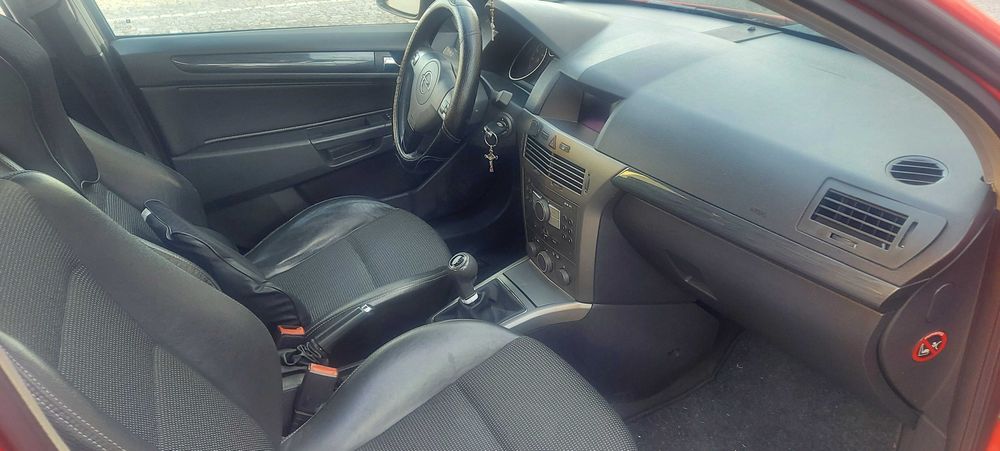 Opel Astra 1.4 Cosmo (2004) – Excelente Estado, Fiável e Pronto a Circular