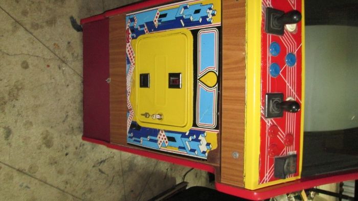 Original medium-sized multi-color machine64585112681731123