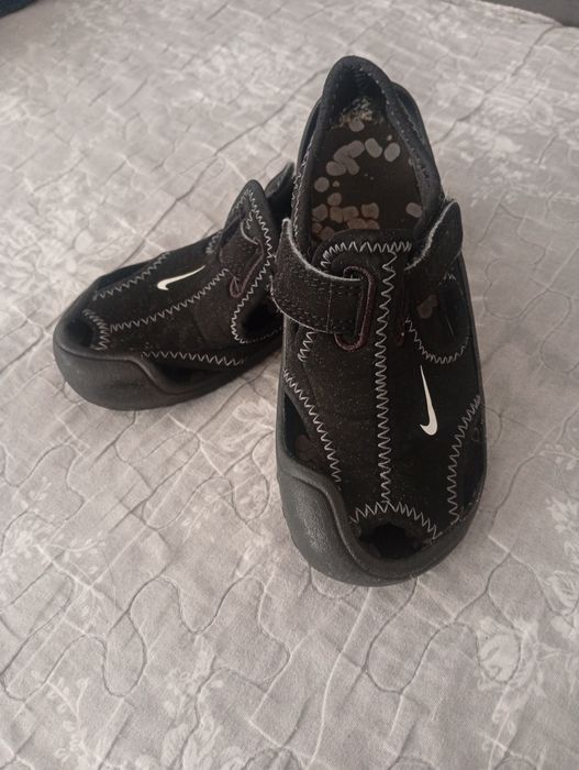 Sandałki Nike czarne rozm. 23