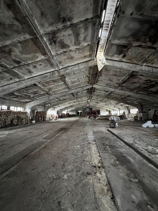 Продам приміщення колишніх корівників під склади/виробництво