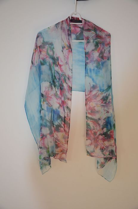 szal/chusta 100% Silk niebieskie kwiaty