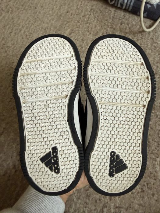 Adidas дитячі кросівки