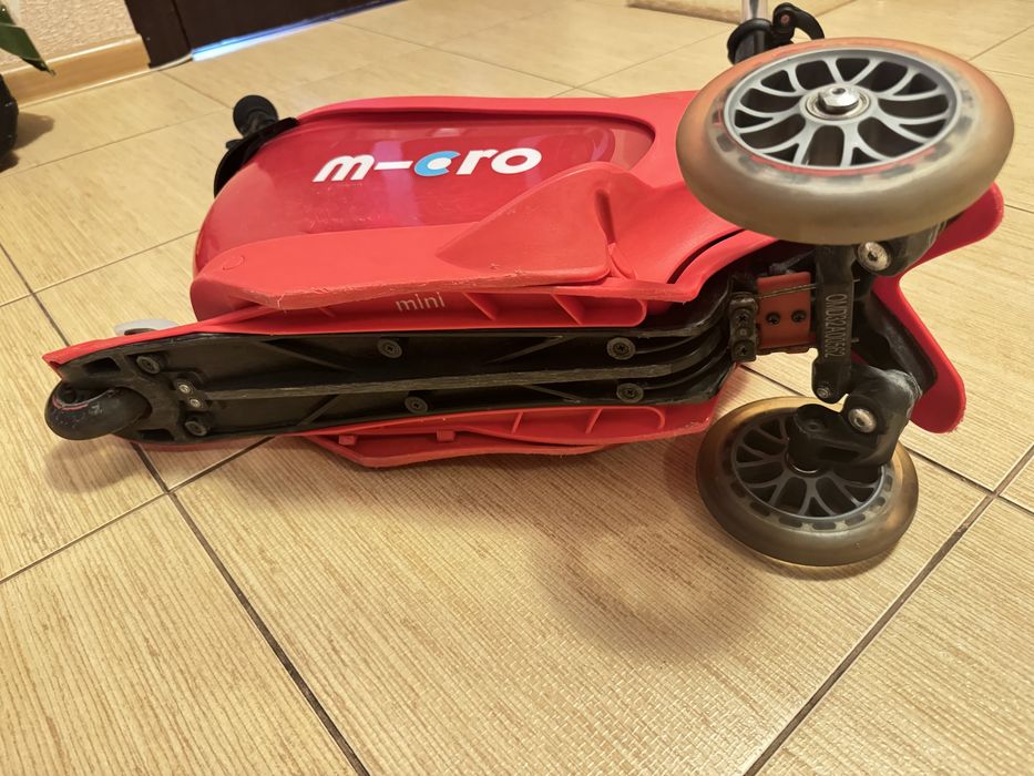 Самокат MICRO серії Mini2go Deluxe Plus Червоний з батьківською ручкою