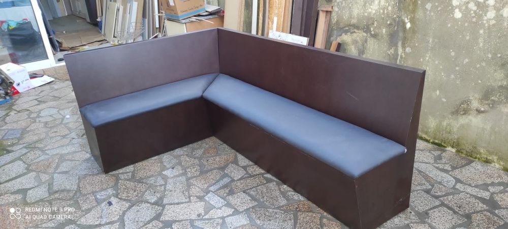 Banco de madeira mais cabedal