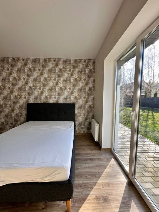 Будинок біля озера з новим ремонтом на 6 сотках. Два види опалення !