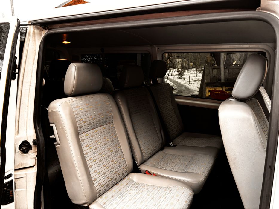 Vw t5 lift  8 osobowy