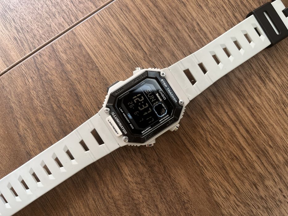 Casio ws-b1000 white biały