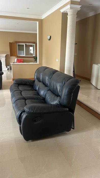 Conjunto de Sofás em Pele