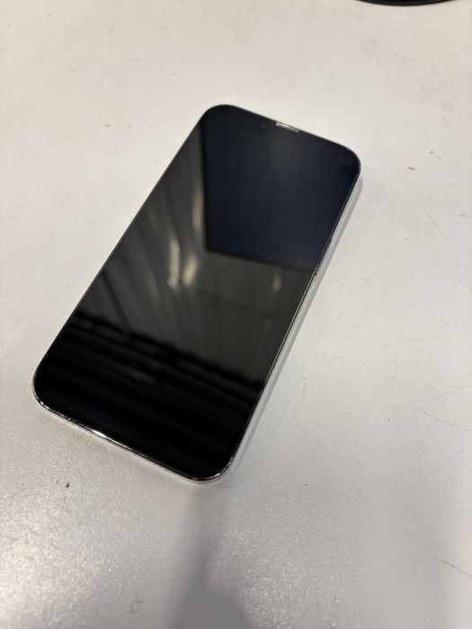 Айфон 13 про 256Гб в хорошому стані