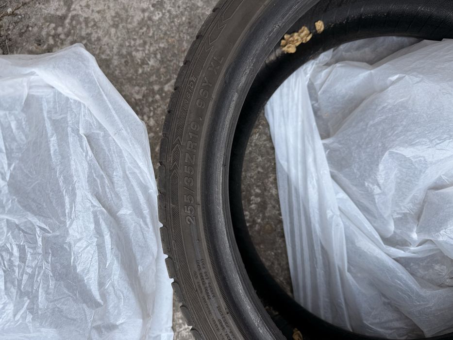 Резина різноширока 275/35/19, 255/35/19