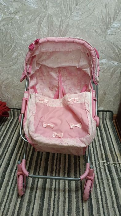 Візочок для ляльок