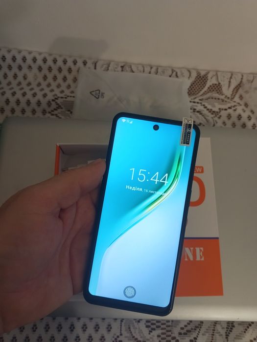 Новий смартфон Camon 40 pro