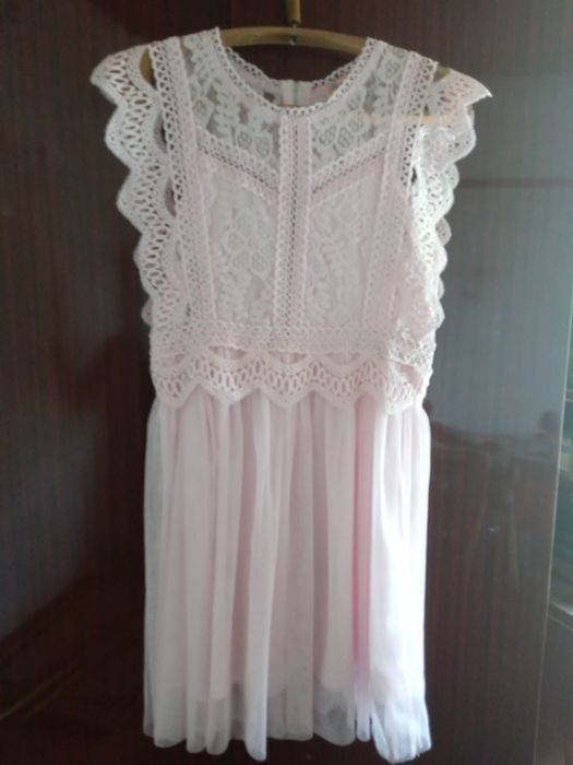 Сукня для дівчинки гіпюрова