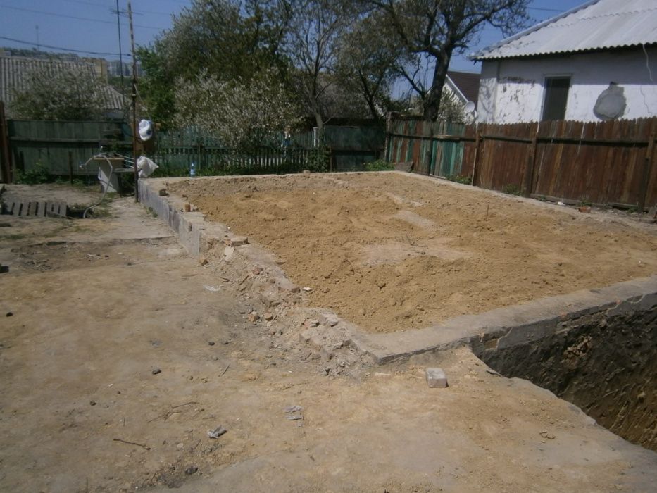 Земляные работы вручную, копка траншей, рытьё котлованов, сливных ям ...