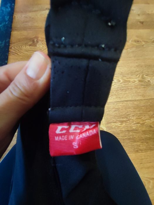 Хокейна форма,захист