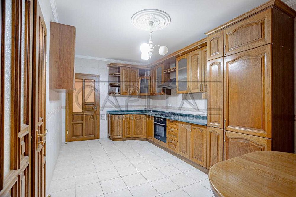 Продаж квартири, вул. Костянтинівська, Поділ