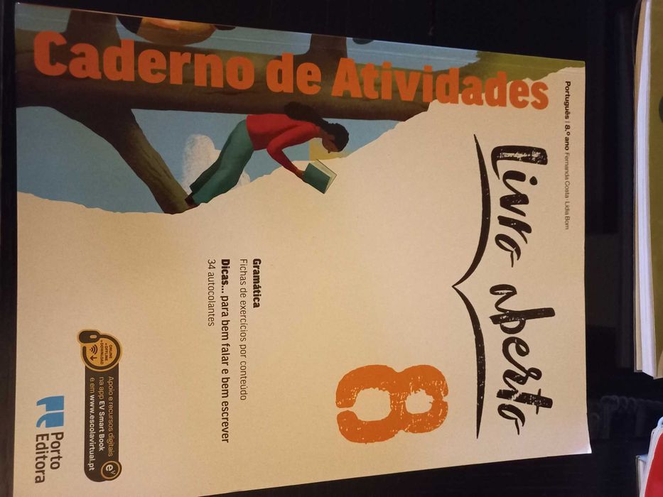 Livros escolares de fichas 8°ano