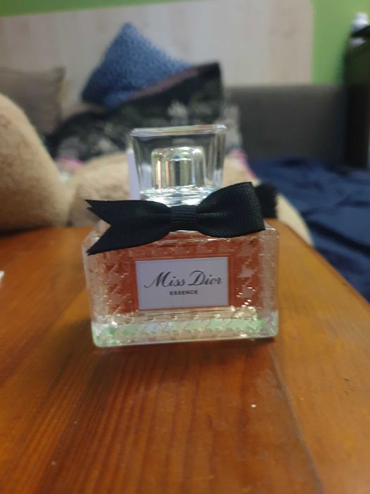 Perfumy dior esssence