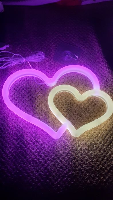 Неоновая вывеска табличка на подарок