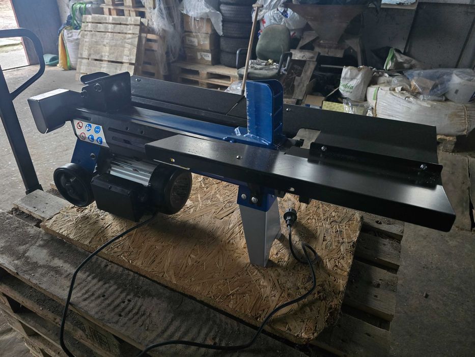 Łupiarka do drewna wynajem 15T