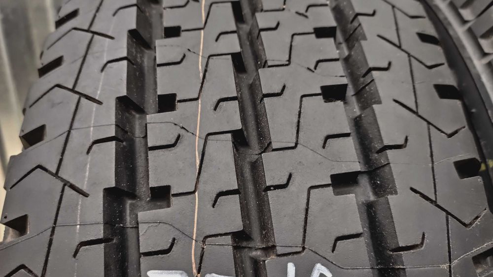 Шини 215/75R16C Michelin. Всесезонні. Франція с