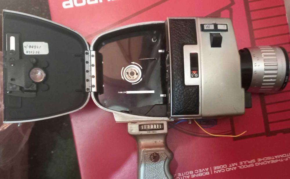 Câmara Super 8 Bauer C Royal (P/ Peças ou Reparação) Lente Schneider