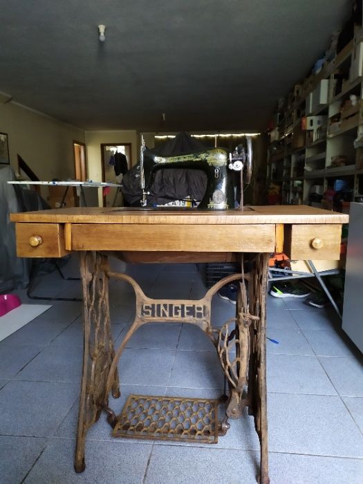 Máquina Costura Singer - Bom estado de conservação