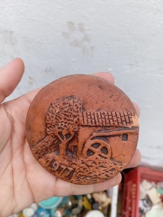 Medalha josefaz antiga barro