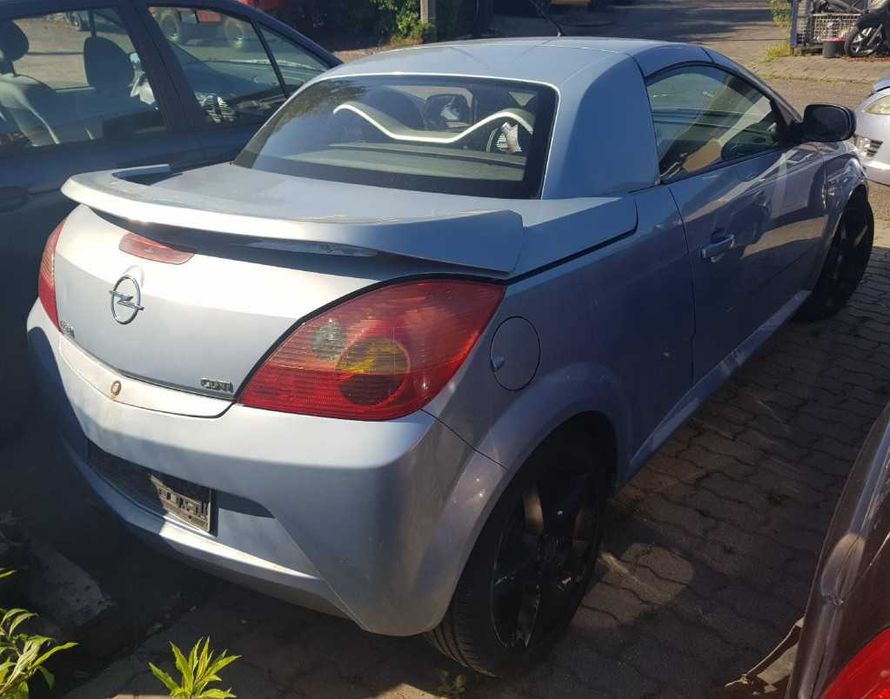 Opel tigra II / 1.3D 70km / 2005r. / na części