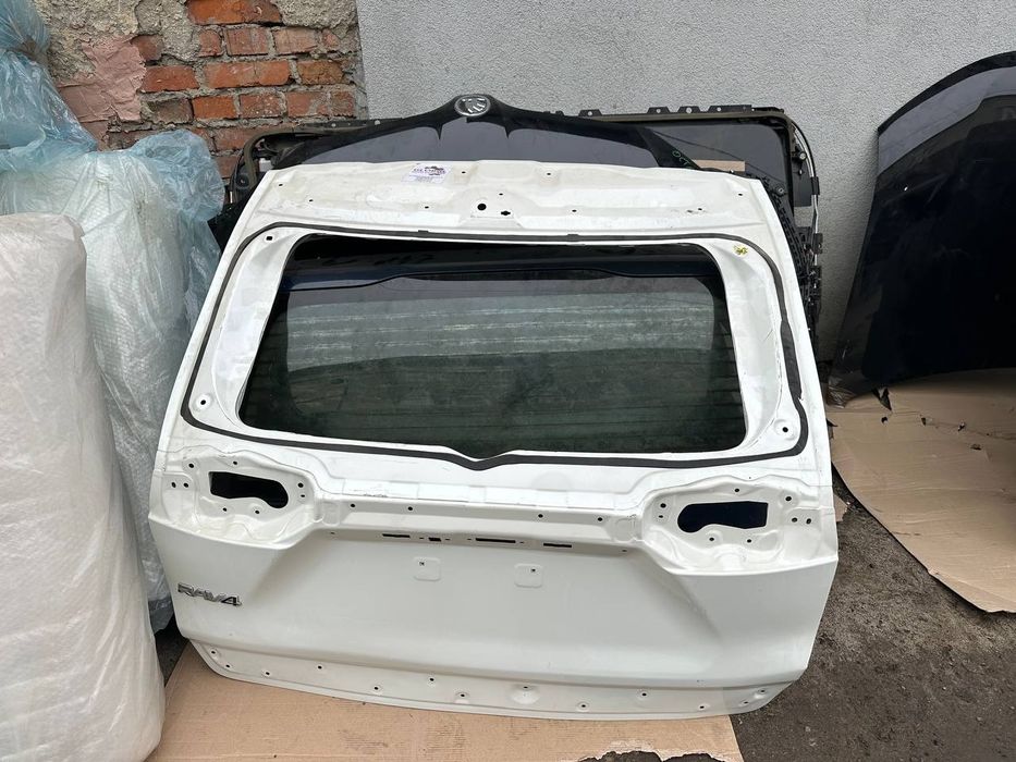 Ляда / Кришка багажника / Задня кришка Toyota Rav 4 2019-