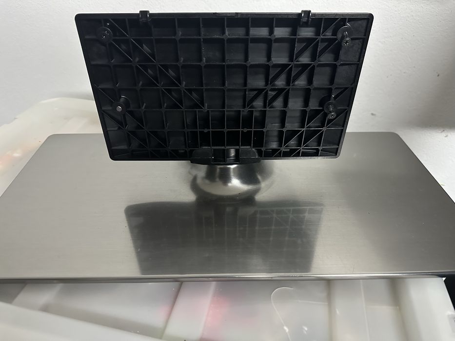 Base para TV LG em metal e plastico