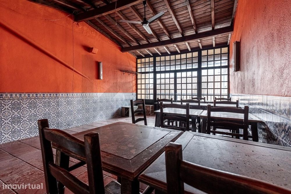 Espaço Comercial de Traça Única c/ Potencial para Loft – Centro de Alc