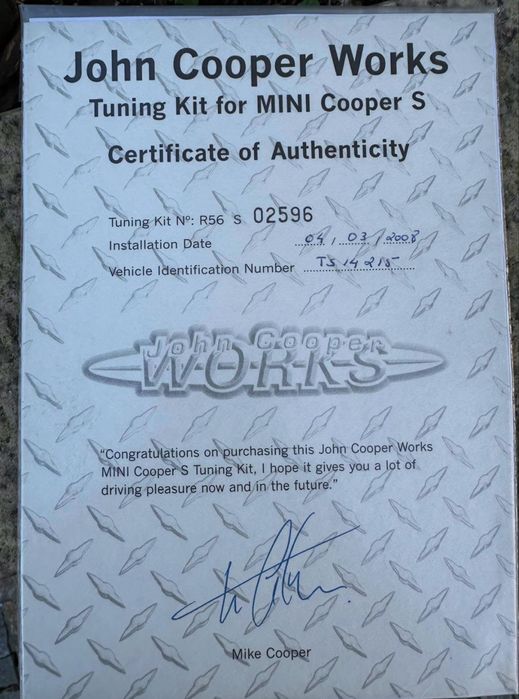 Mini cooper S com Kit Original JCW instalado!