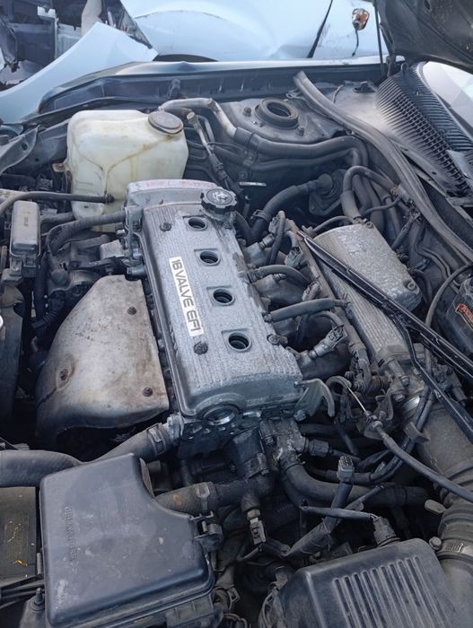 Motor Toyota carina