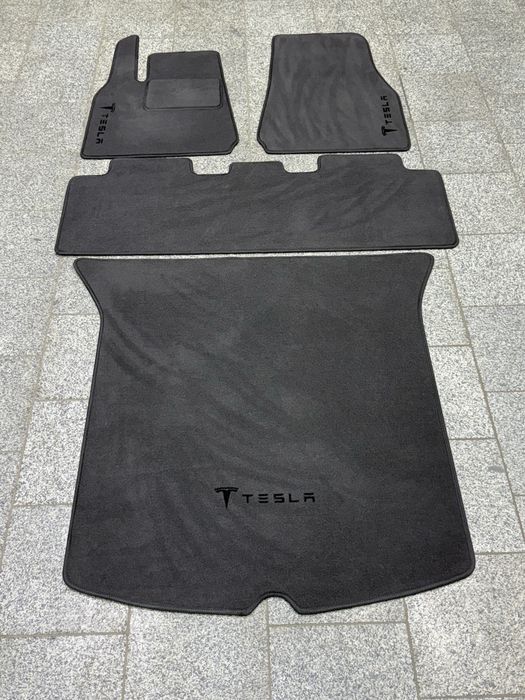 Ворсові килимки Tesla Model Y