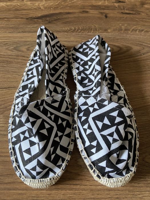 Espadryle czarno białe