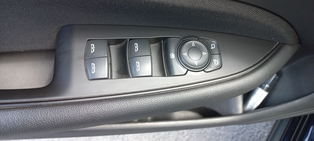 продаю opel insignia