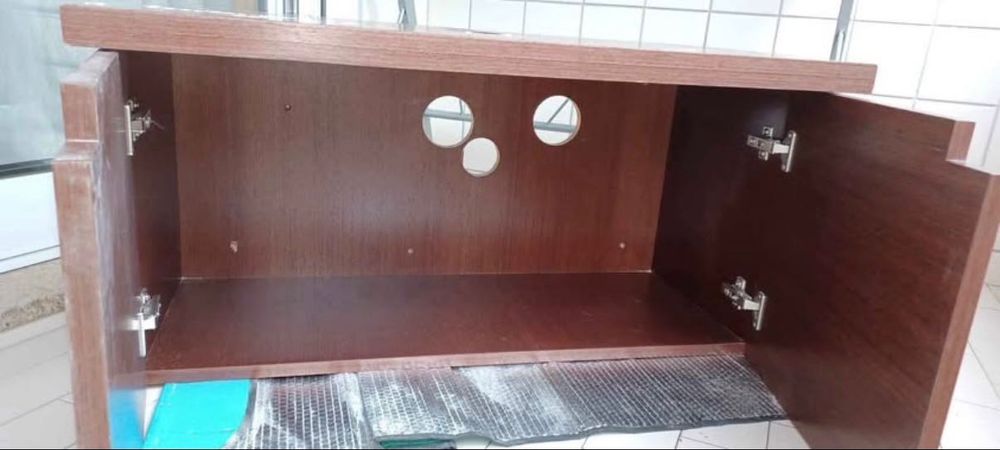 Móvel lavatório suspenso