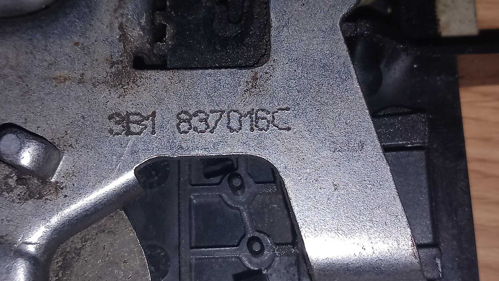 Fecho Passat 3BG passageiro, frente, direita